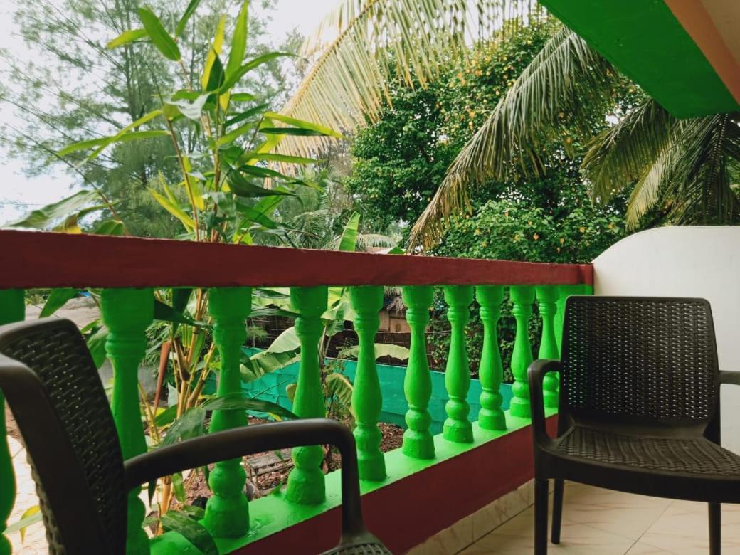 Rasta Mansion Beach Hostel And Rooms Arambol Exterior foto
