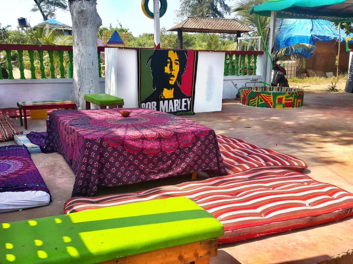Rasta Mansion Beach Hostel And Rooms Arambol Exterior foto