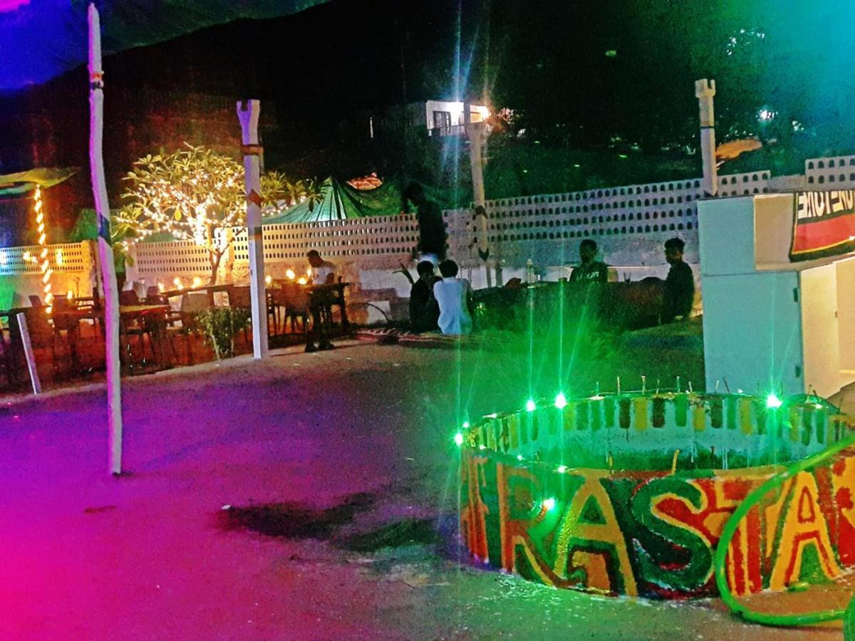 Rasta Mansion Beach Hostel And Rooms Arambol Exterior foto